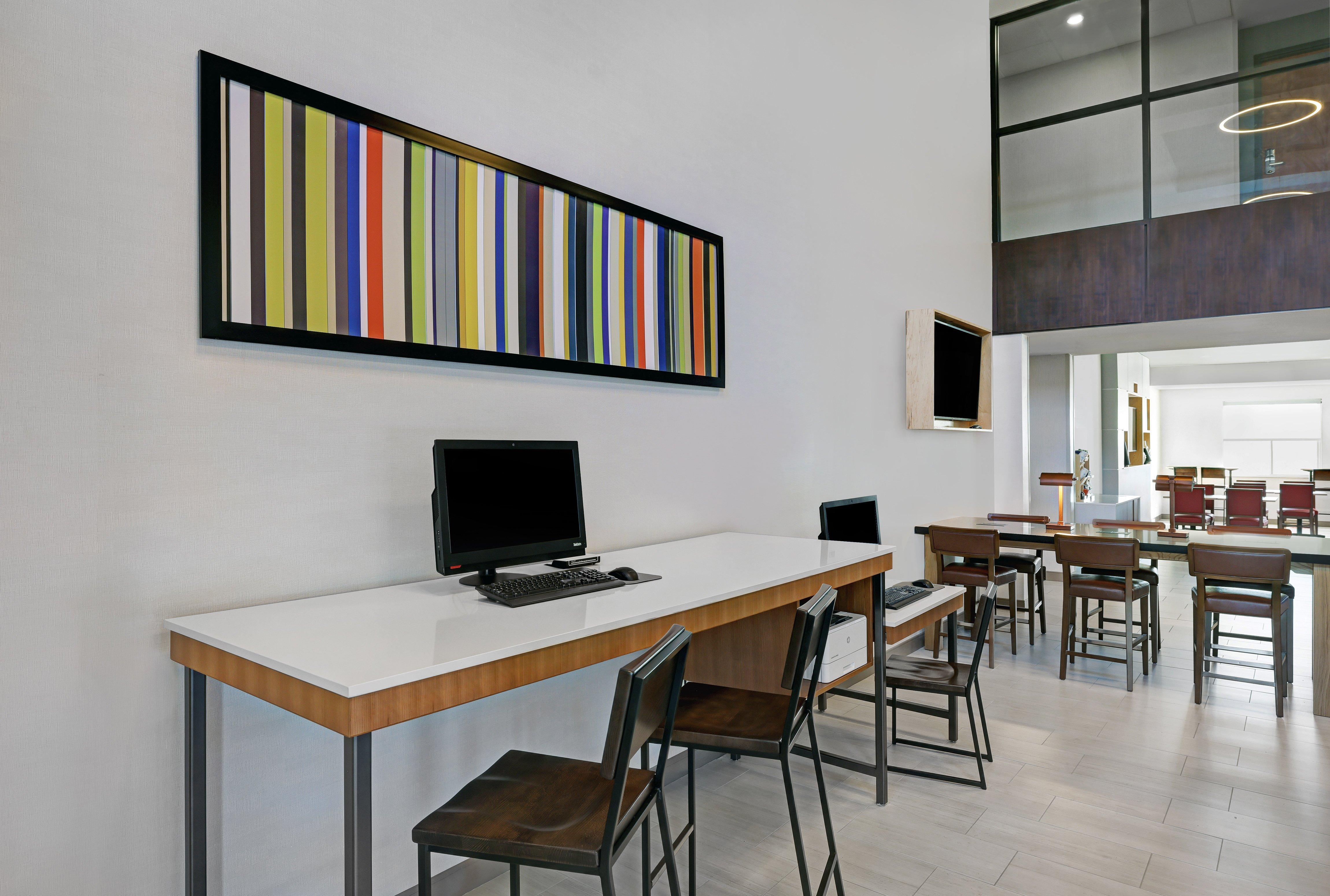 Holiday Inn Express Newport By Ihg Exterior foto