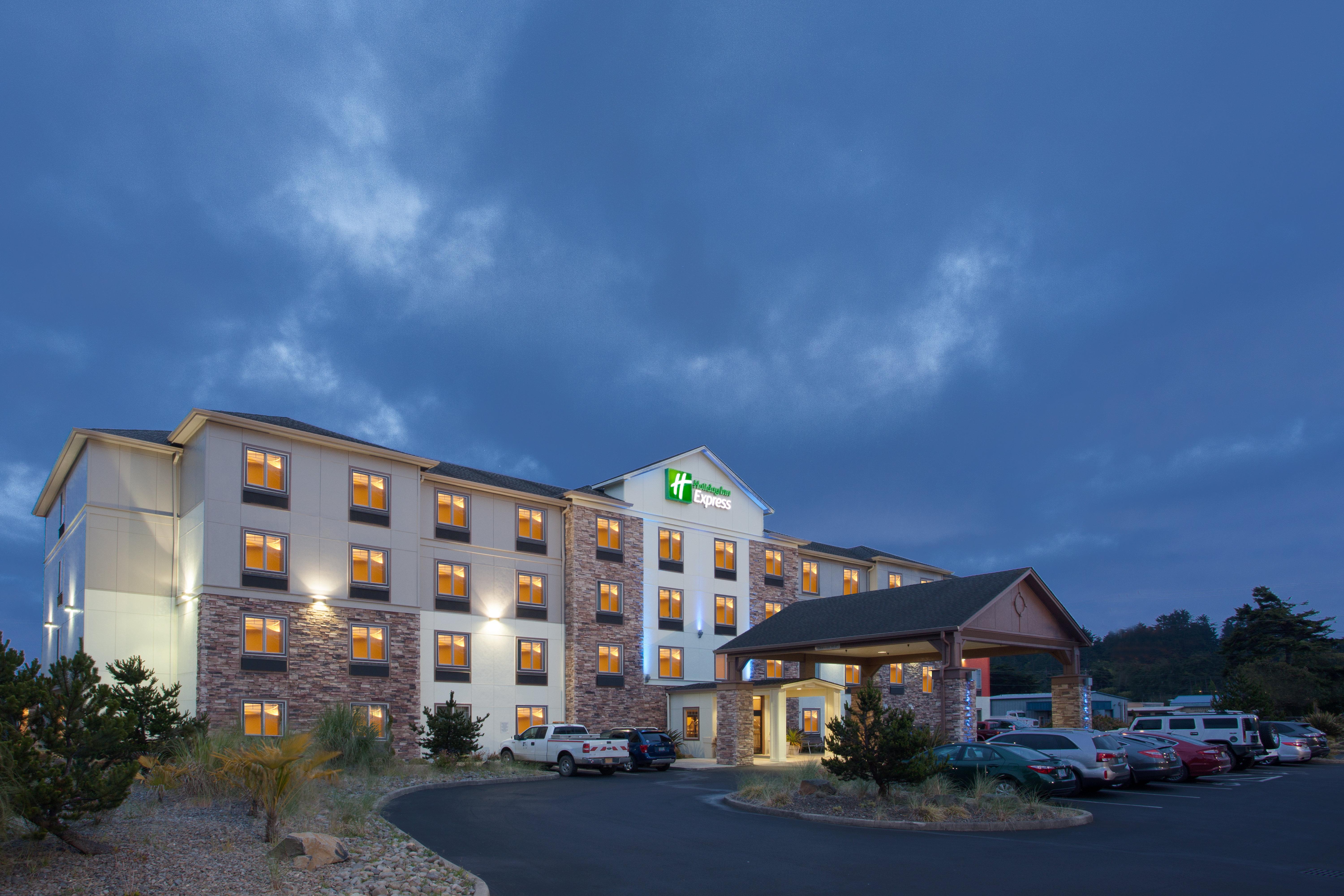 Holiday Inn Express Newport By Ihg Exterior foto