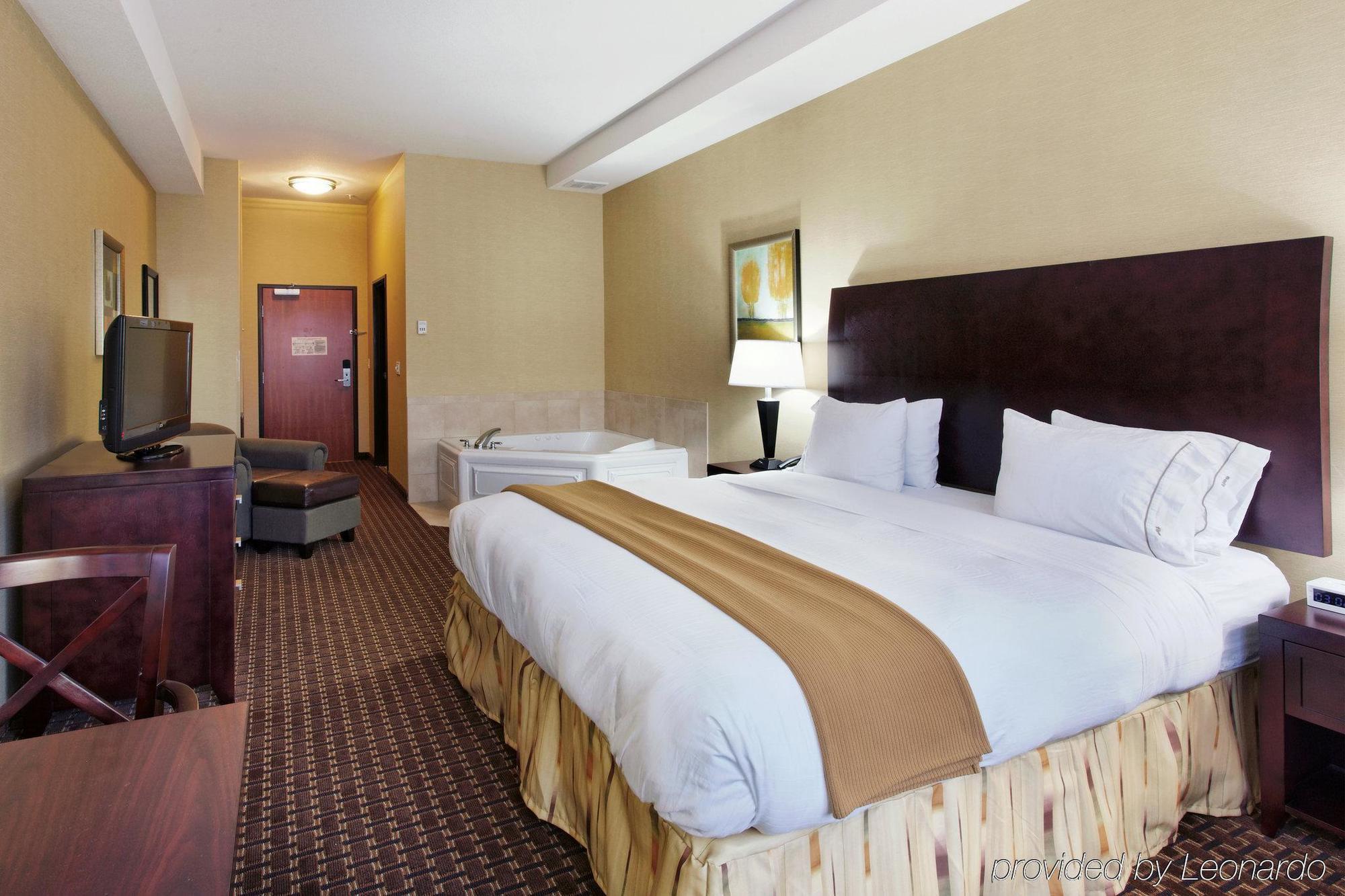 Holiday Inn Express Newport By Ihg Habitación foto