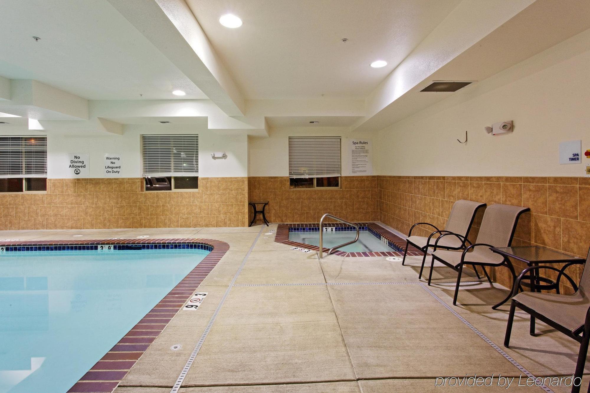 Holiday Inn Express Newport By Ihg Facilidades foto