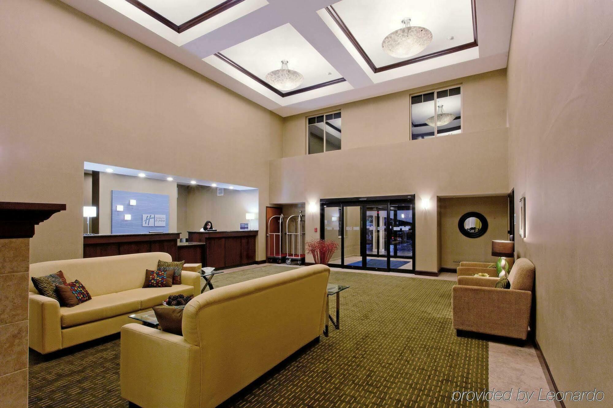 Holiday Inn Express Newport By Ihg Interior foto